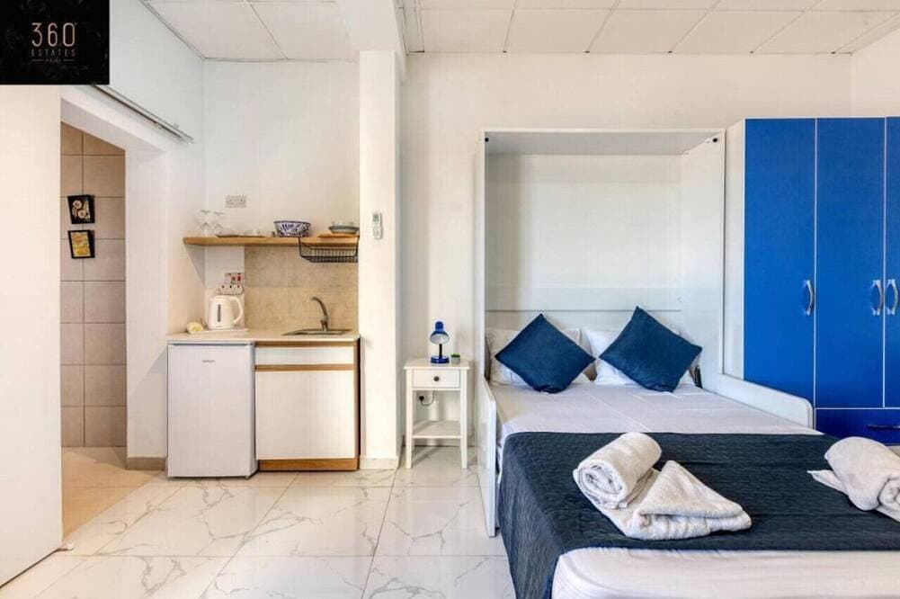Foto 2 von 16: Studio Haven in Vibrant Sliema Neighborhood