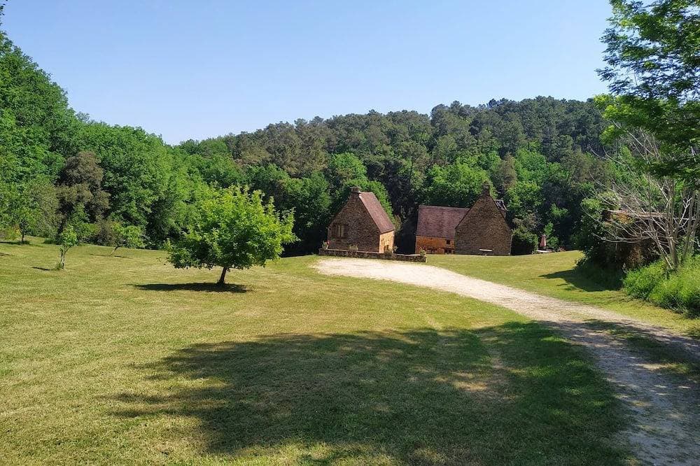 Foto 9 von 28: Gîte de Chantegrel Authentischer Périgord-Stil, Salzwasser-Swimmingpool nahe Sarlat