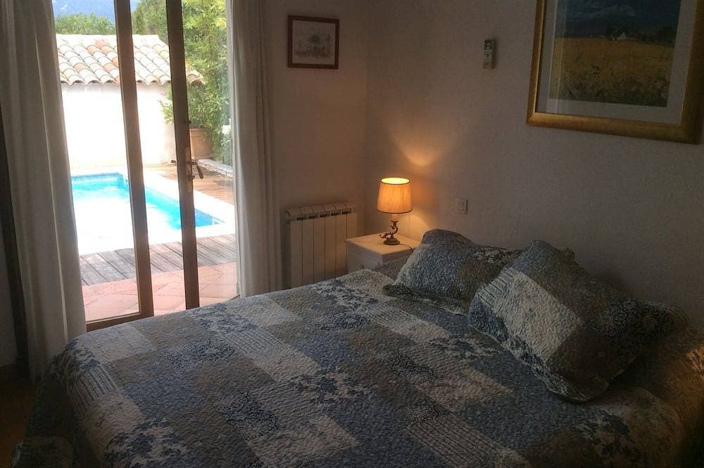 Foto 4 von 30: Schöne ländliche Villa in privaten Garten mit beheiztem Außenpool