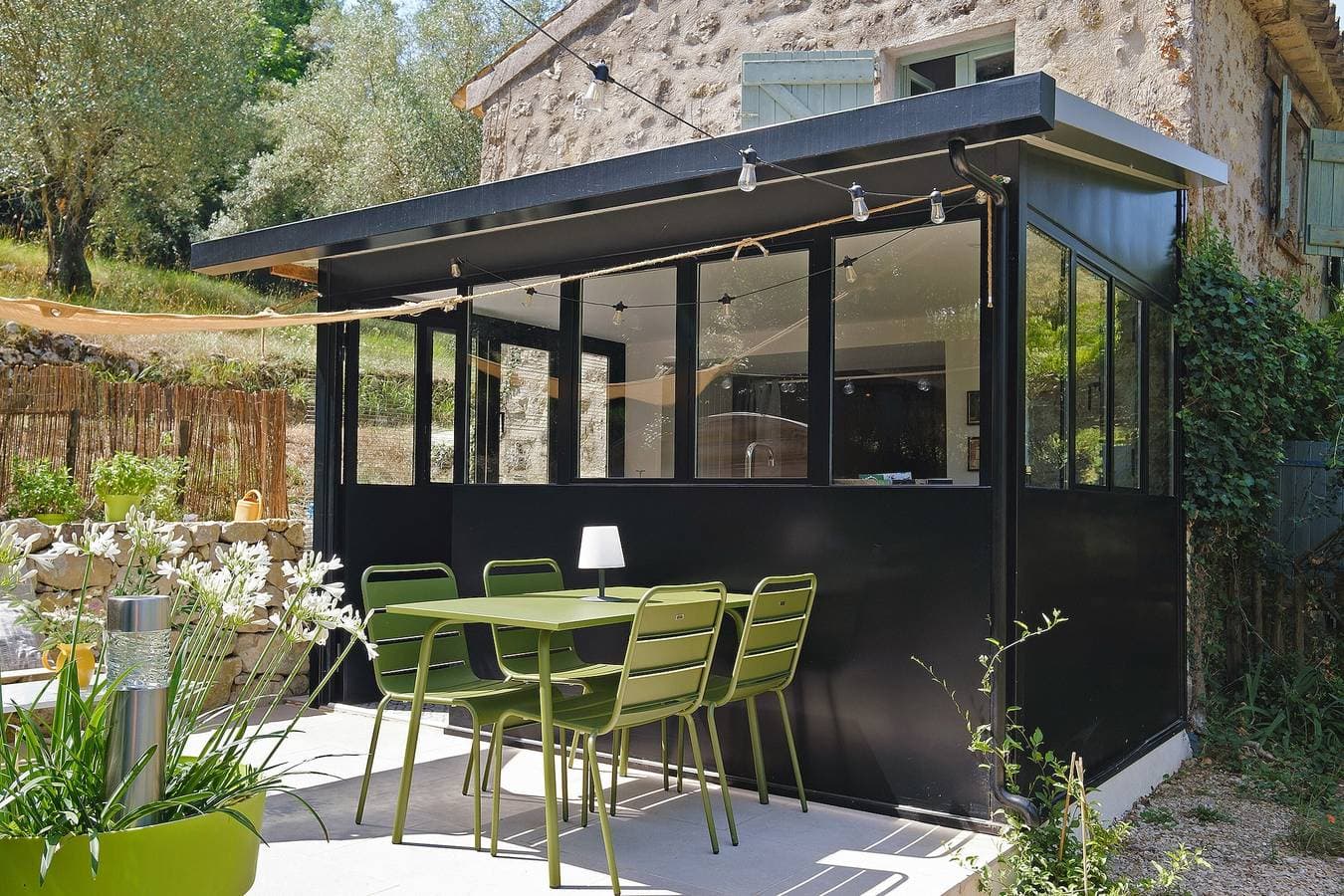 Foto 2 von 37: Ferienhaus „La Bergerie dans les oliviers“ mit Bergblick, Gemeinschaftspool und WLAN