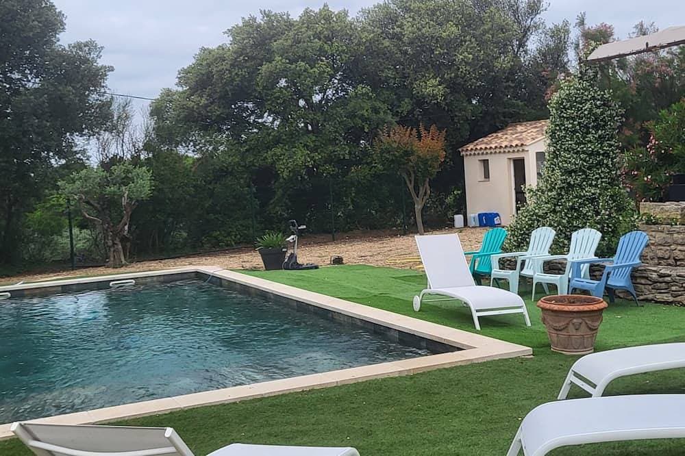 Foto 13 von 19: Air-conditioned villa with pool and fence
