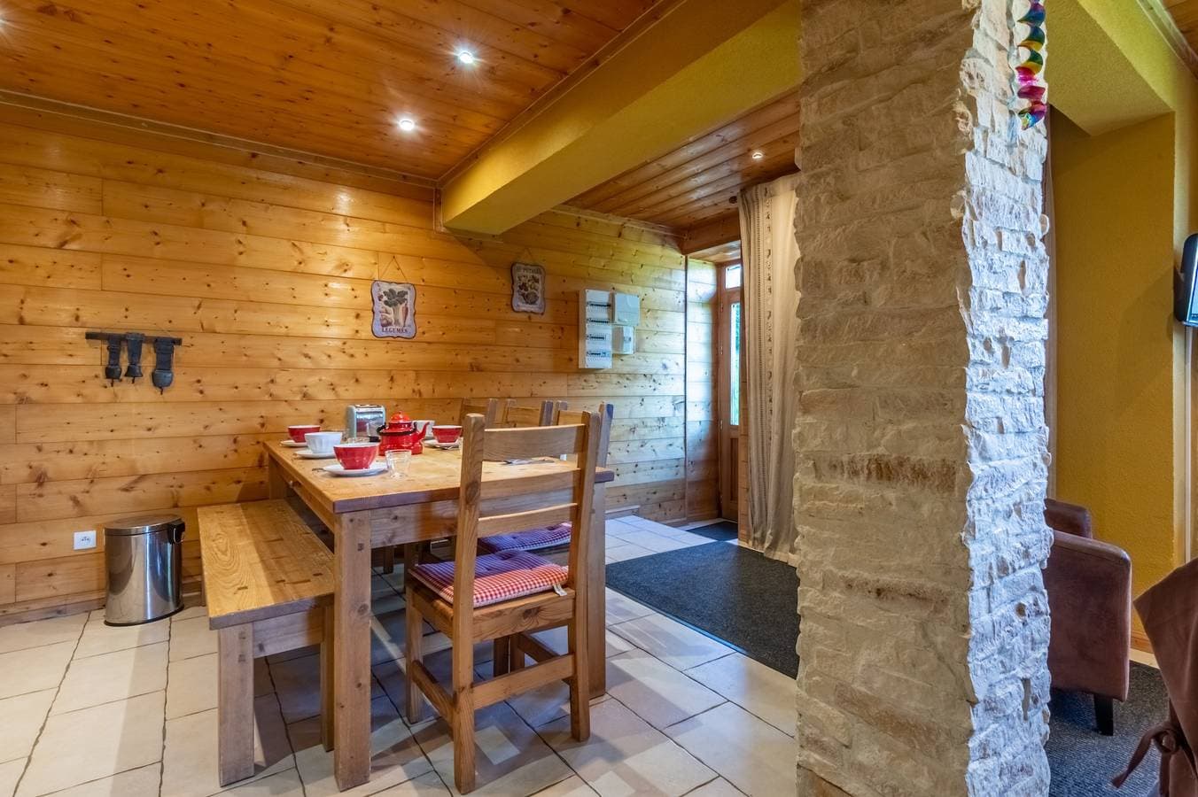 Foto 7 von 11: Ferienwohnung für 6 Personen mit Terrasse