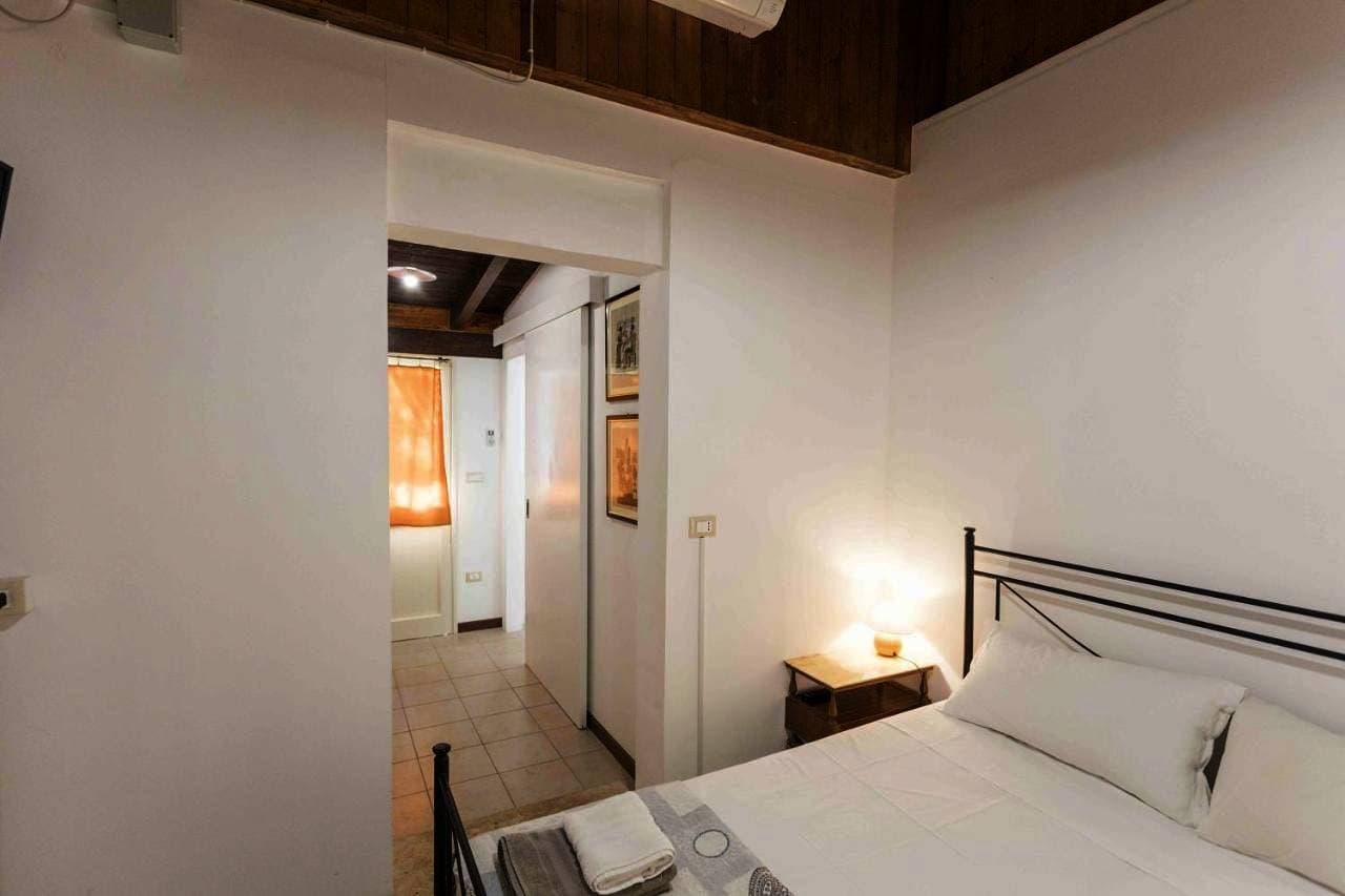 Foto 4 von 11: Studio Apartment