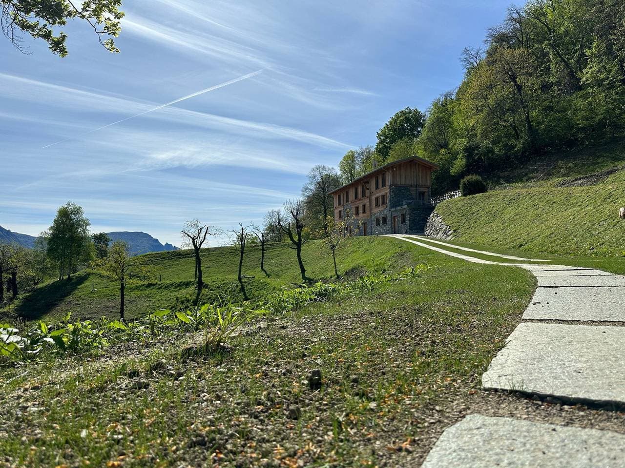 Foto 4 von 45: Apartment im luxuriösen Chalet „Baita Treeb Breva“ mit Seeblick & WLAN – Civenna (Bellagio)