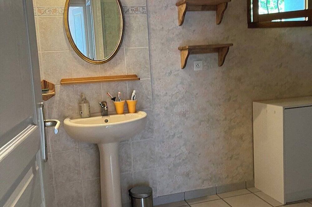 Foto 8 von 20: Charming Chalet - Sleeps 6
