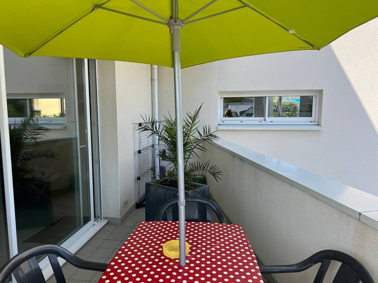 Foto 8 von 32: Moderne 3-Zimmer-Wohnung mit Balkon, Aufzug, nahe Stränden und Geschäften, Parkplatz inklusive
