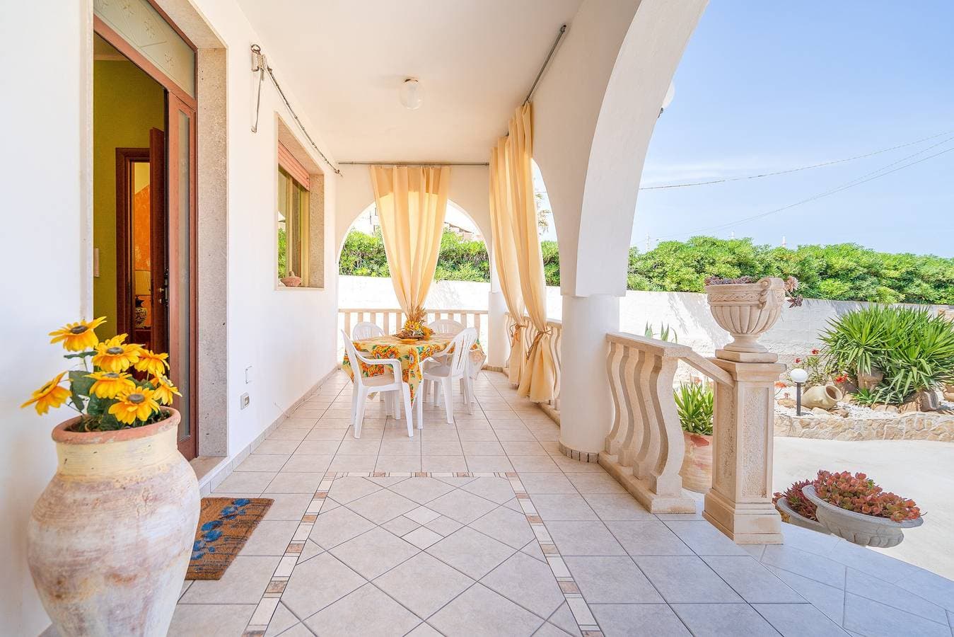 Foto 2 von 26: Ferienwohnung "La Casa Arancione" mit privater Terrasse und Gemeinschaftsgarten