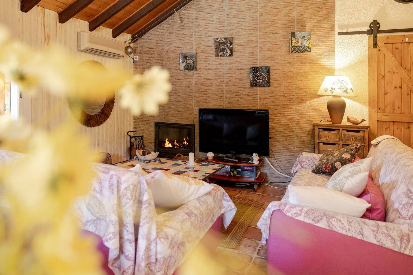 Ländliche Hütte 'La Casita de la Font del Bosc' mit Spa – Charmantes ganzes Landhaus