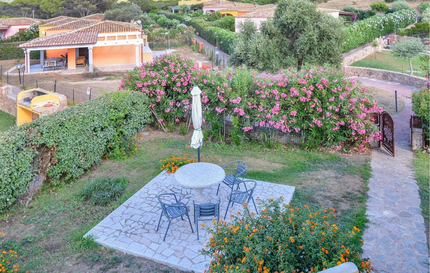 Foto 8 von 22: Appartement am Strand mit Pool und Parkplatz