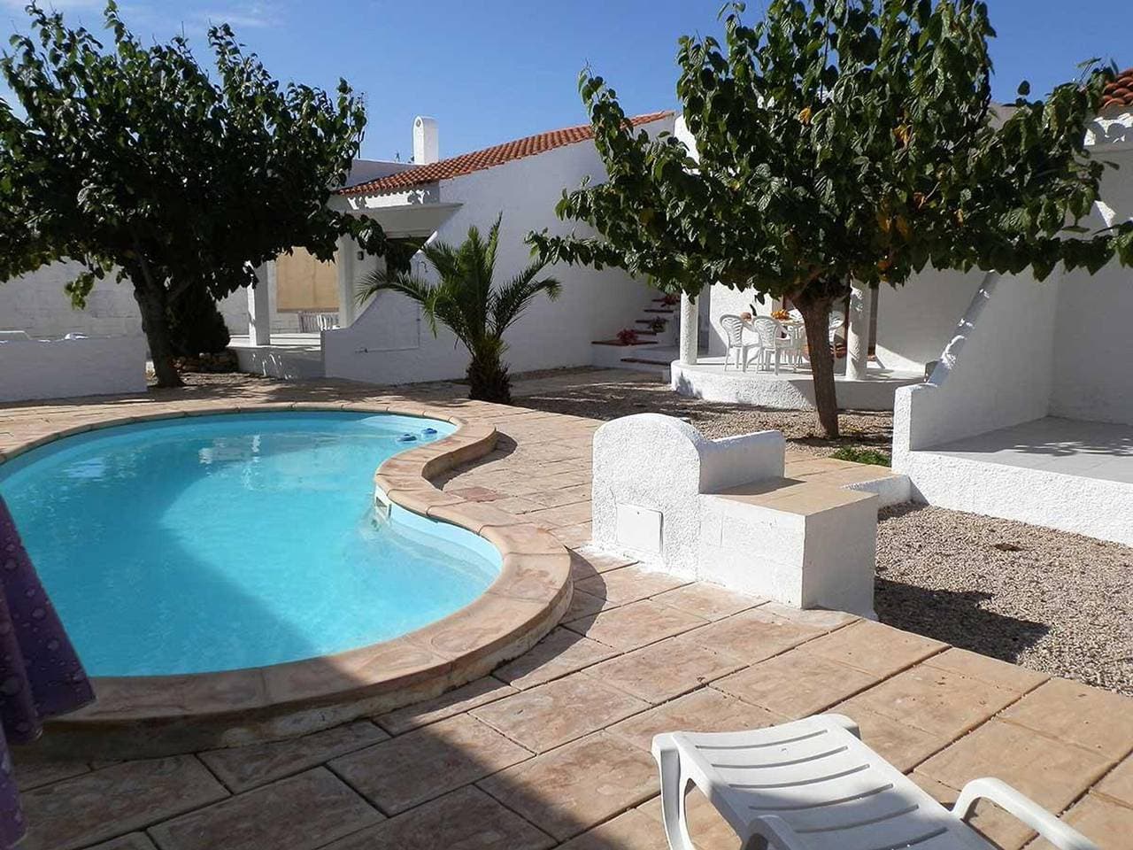 Foto 4 von 36: Maison près de la plage avec piscine, wifi gratuit, climatisation, animaux acceptés, plage pour chiens