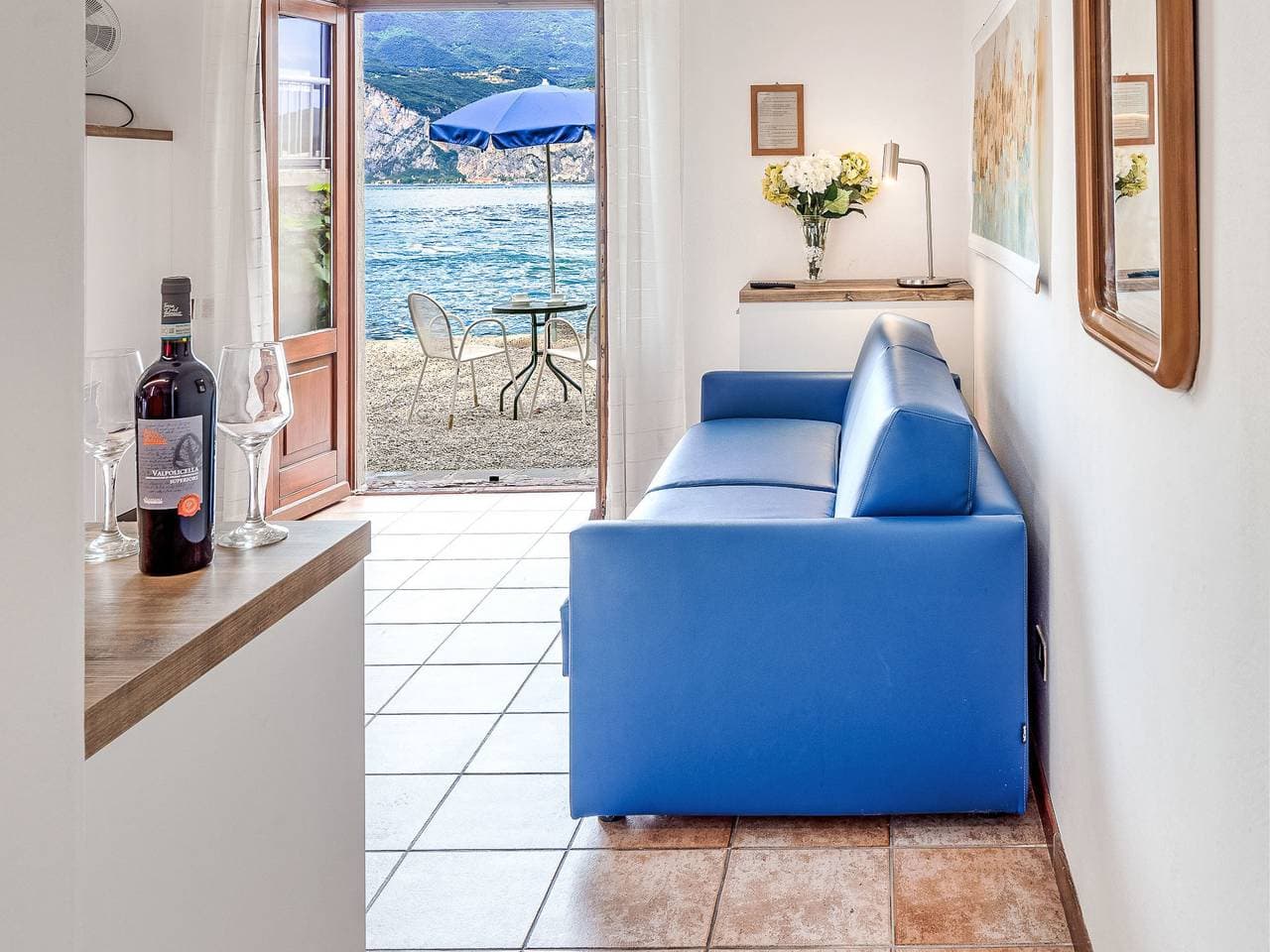 Foto 3 von 22: Zwei-Zimmer-Wohnung mit Seeblick
