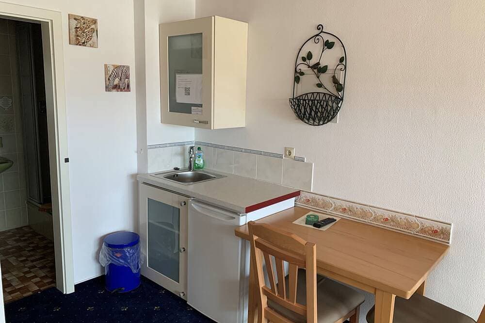 Foto 10 von 12: Doppelzimmer 8, mit Balkon - Gästehaus am Lindenweg