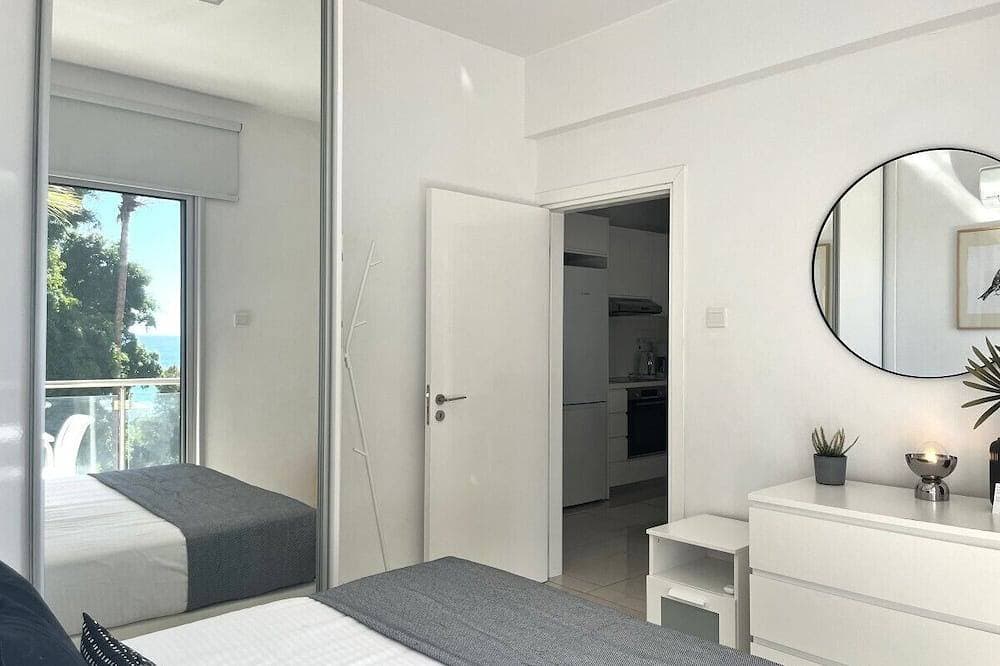 Foto 3 von 14: Phaedrus Living: Constantinos Seaview Residence