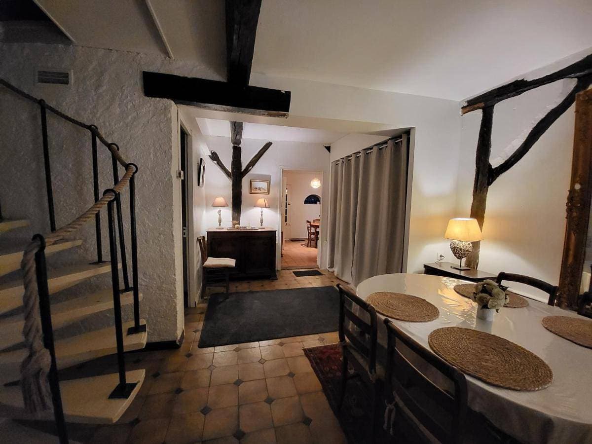 Foto 4 von 8: Three-Bedroom House