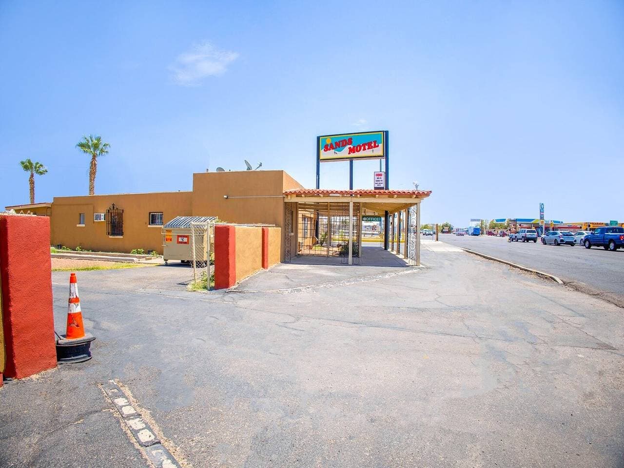 Foto 2 von 27: Queensize-Bett | Rauchen | El Paso, Texas