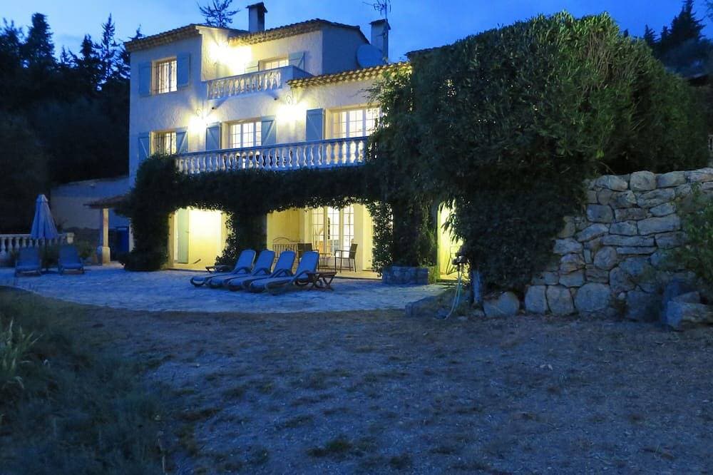 Foto 13 von 30: Wunderschöne Landvilla mit Pool in der Nähe von Valbonne Village - 14 Personen
