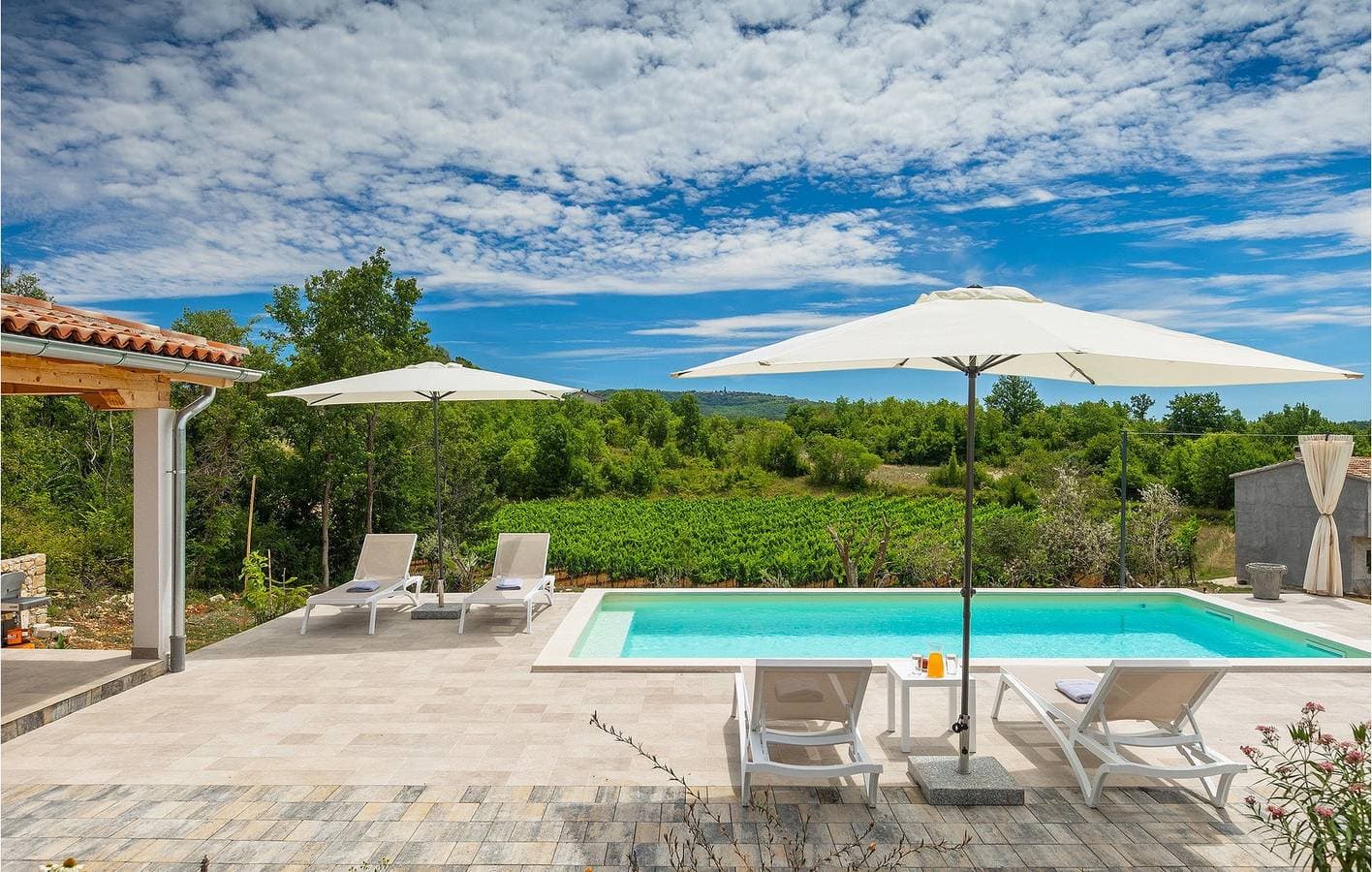 Foto 6 von 37: Gemütliche Ferienwohnung mit Pool und WLAN in der Nähe des Flusses und von Restaurants