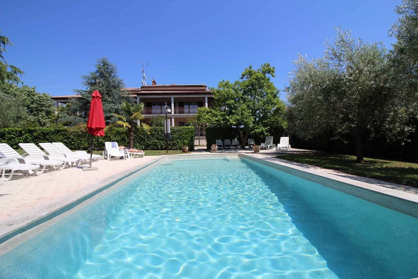 Bungalow mit Pool und Klimaanlage 1