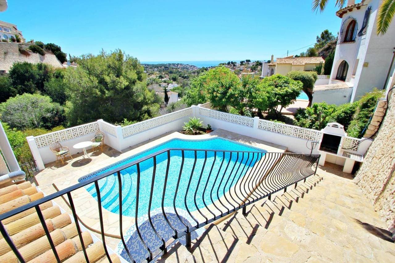 Linda - modern villa with splendid views in Benissa 1