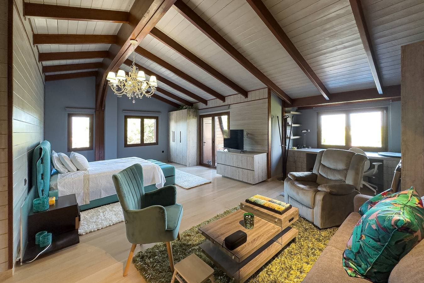 Foto 9 von 32: Ferienwohnung 'Pool Villa Desmira' mit Meerblick, Wi-Fi und Klimaanlage