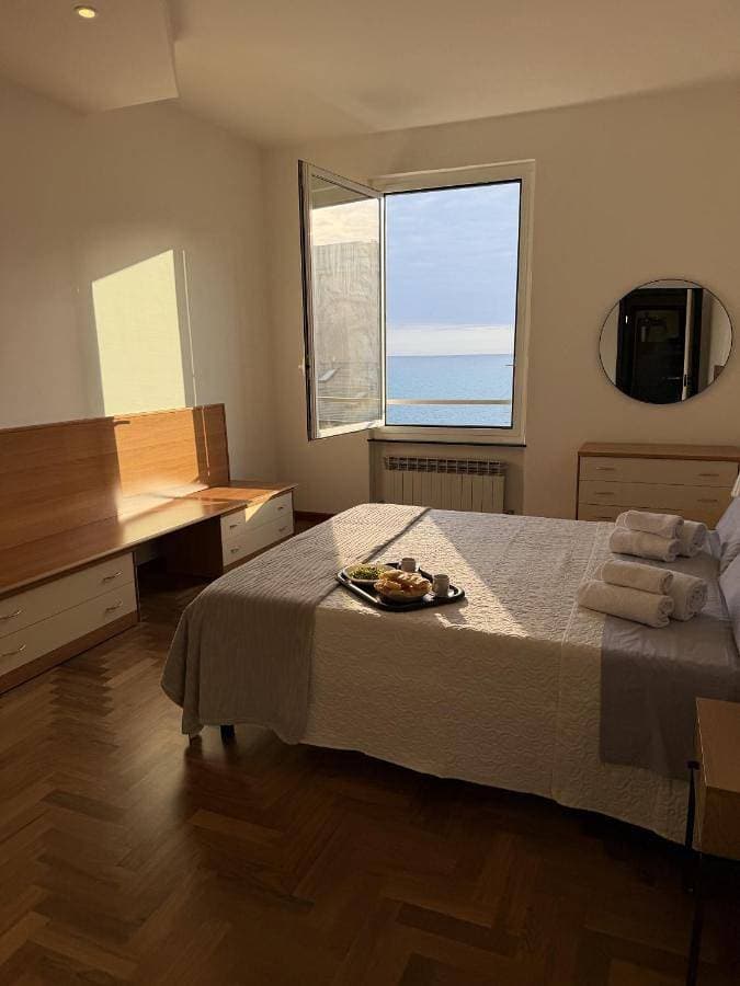 Foto 5 von 22: Two-Bedroom Apartment with Sea View