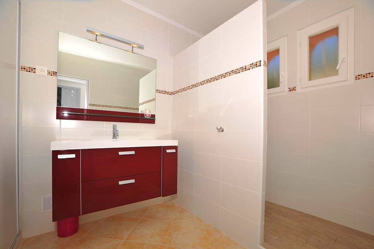 Foto 12 von 26: (4) Apartment mit Beheiztem Pool und Blick Aufs Meer zu 10 meter vom Strand