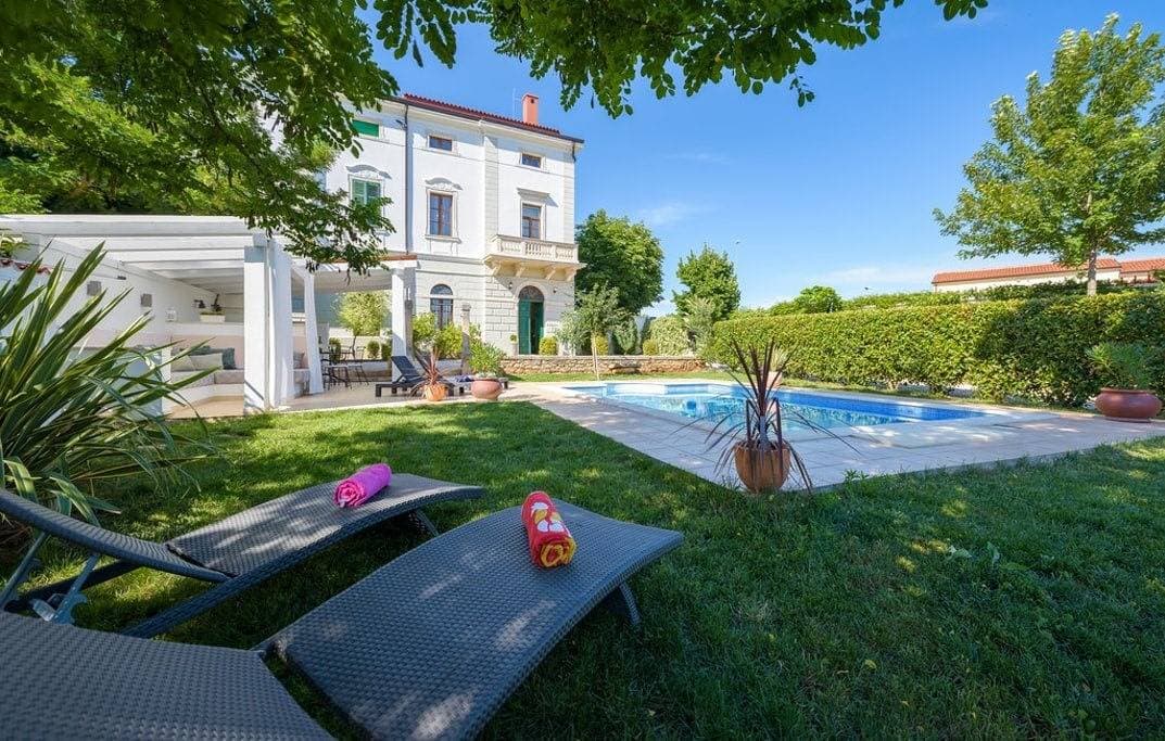 Foto 6 von 34: Historische Villa Vigneri mit großem Garten und Pool