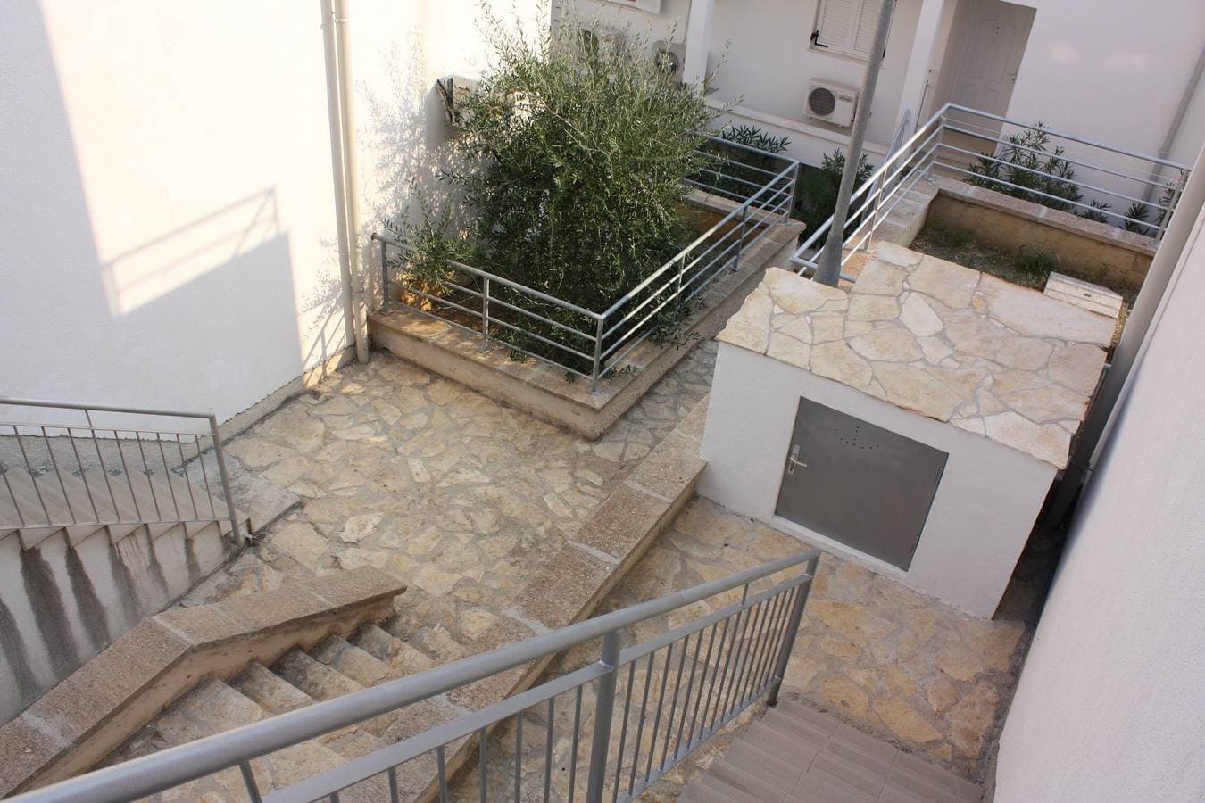 Foto 3 von 22: 2-Zimmer-Ferienwohnung mit Terrasse und Meerblick Necujam, Solta A-5178-a