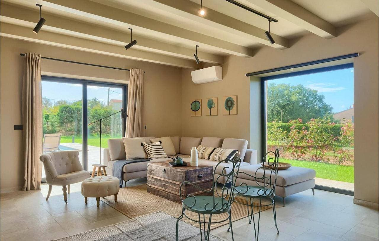 Foto 9 von 42: Five-Bedroom Holiday Home