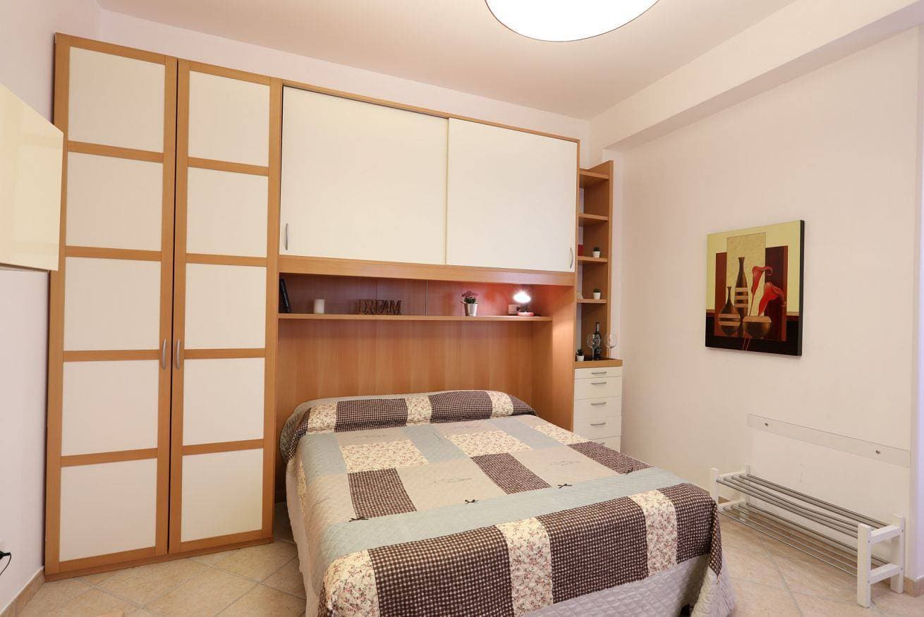 Foto 2 von 31: GuestHost - Flat near the Historic Centre with Private Parking