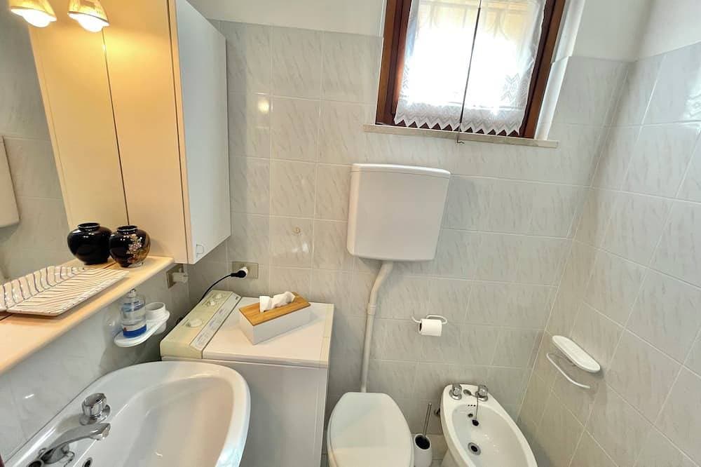 Foto 8 von 30: D1Mora Oleandro apartment with terrace Lake View in central area in Tignale