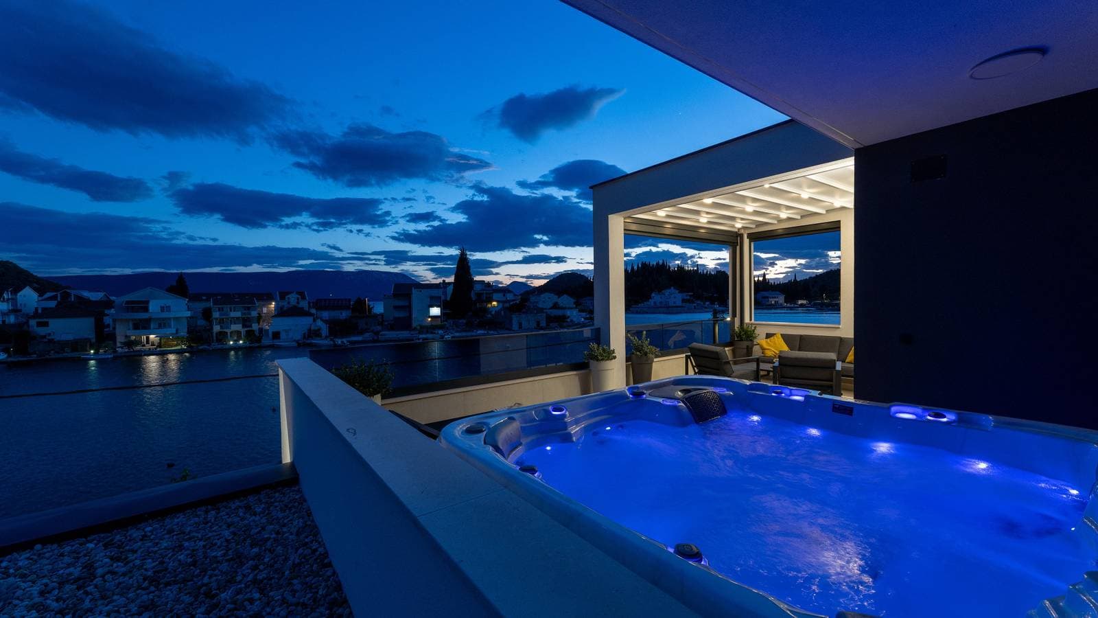Foto 3 von 37: Villa Sunset Blace by Villas Guide
