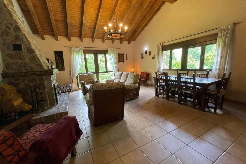 Foto 7 von 29: Casa Trasgu Para 8 Personas en Tornín, Cangas de Onís