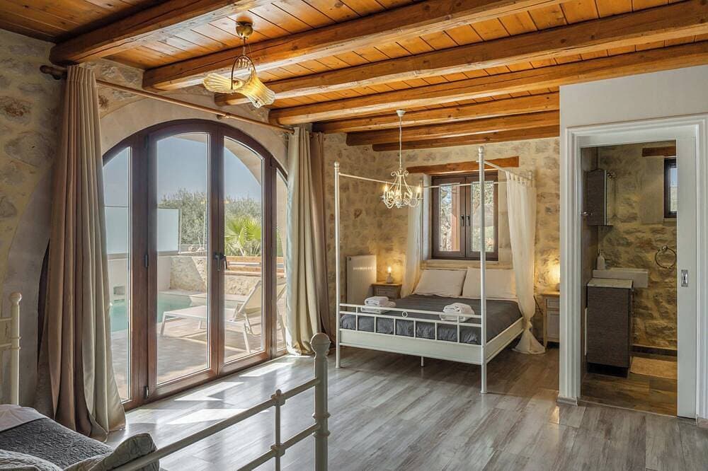 Foto 6 von 30: Countryside Villa with a Walk-in Free Form Pool