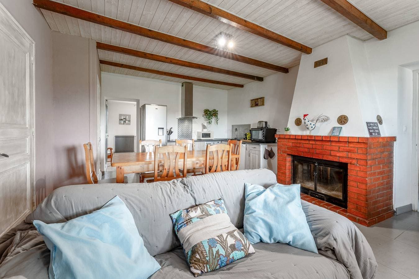 Foto 4 von 26: Gîte Glycine, klimatisiertes Wohn-/Esszimmer – La Bastide St Jacques