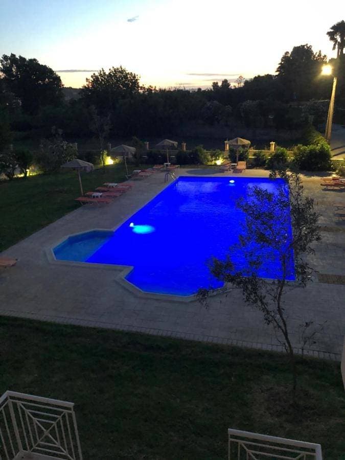 Mythos apts rentit 1