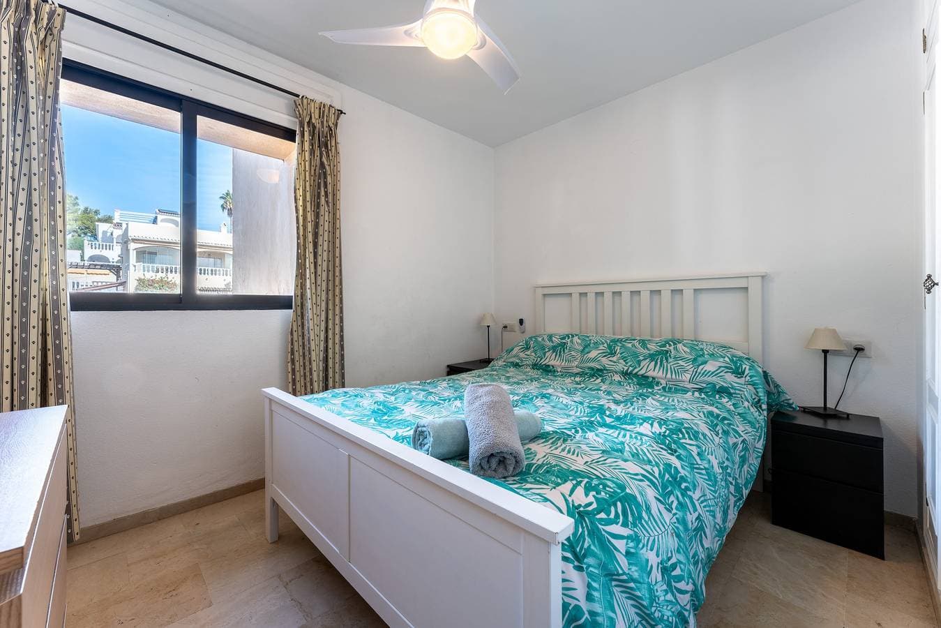 Foto 10 von 21: Ferienwohnung 'Meerblick Torre Oceano 7' mit Gemeinschaftspool & WLAN
