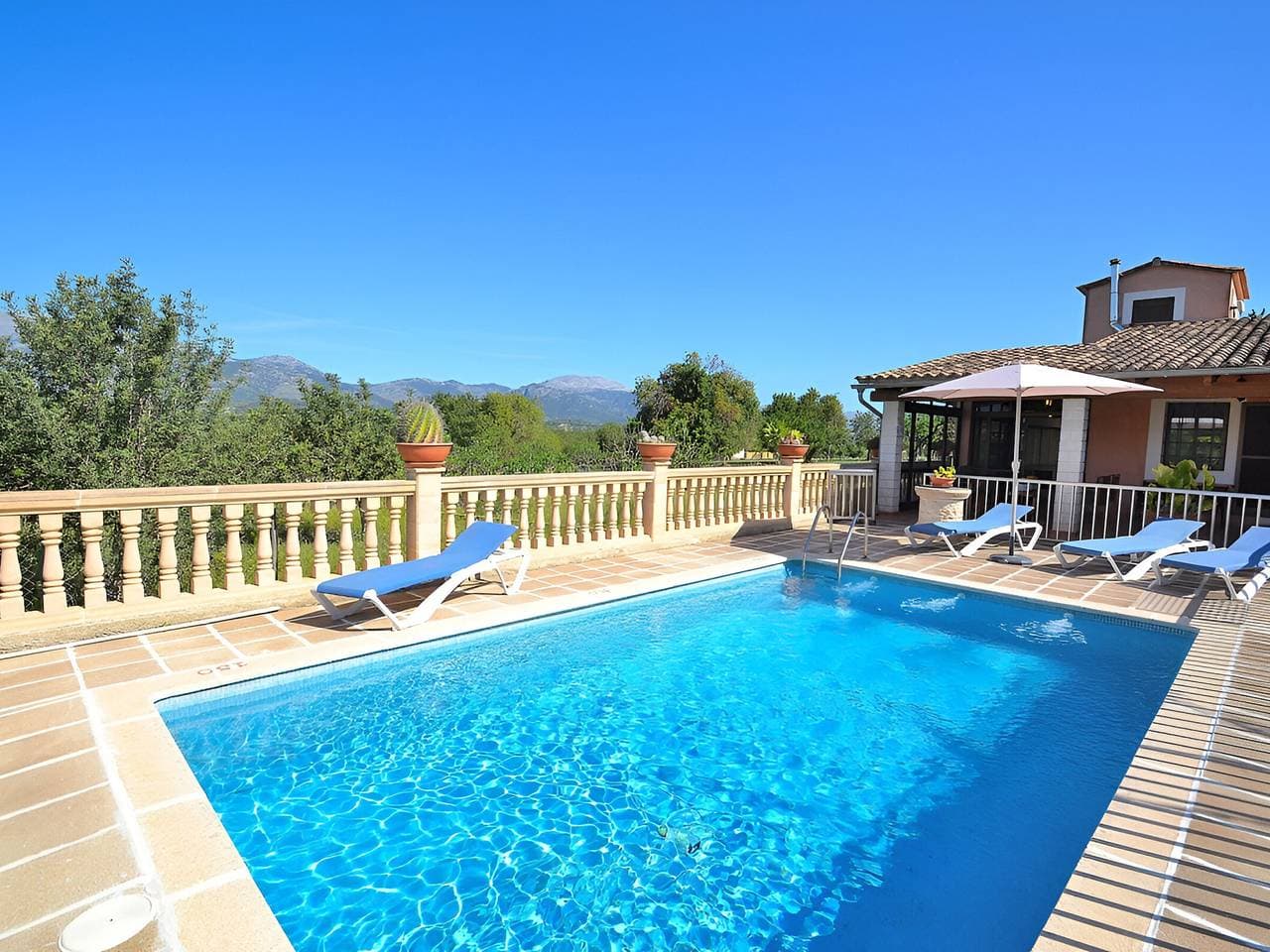 Familienvilla in Inca mit privatem Pool 1