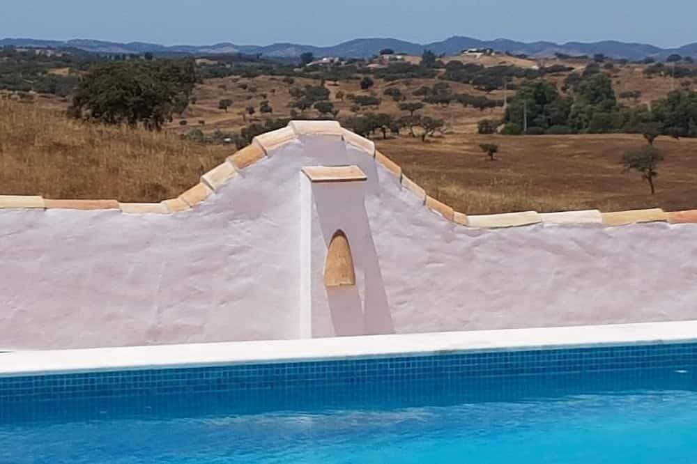 Foto 12 von 16: Spacious luxury country house. Shared pool. Fully wheelchair accessible