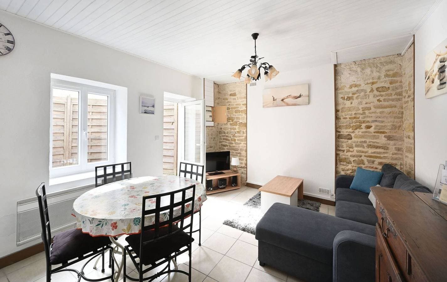 Foto 4 von 18: Ferienhaus „La Venelle des Ormeaux“ mit privater Terrasse und WLAN