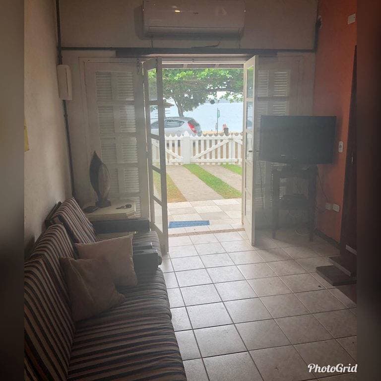 Foto 11 von 19: Haus vor dem Strand Sununga, für Familien geeignet. komplette Struktur