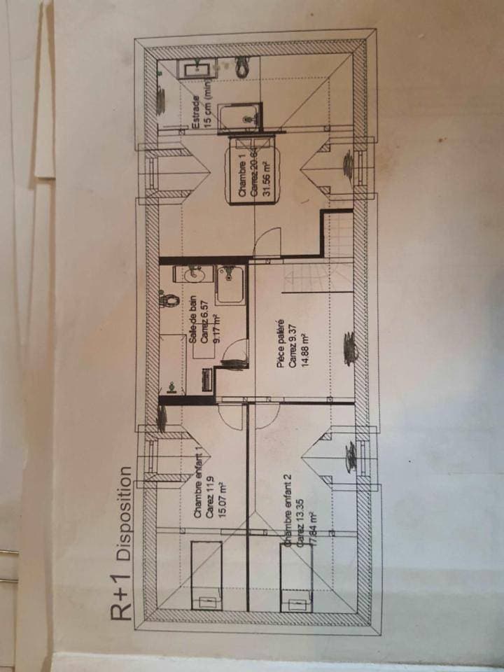 Foto 13 von 32: Three-Bedroom House