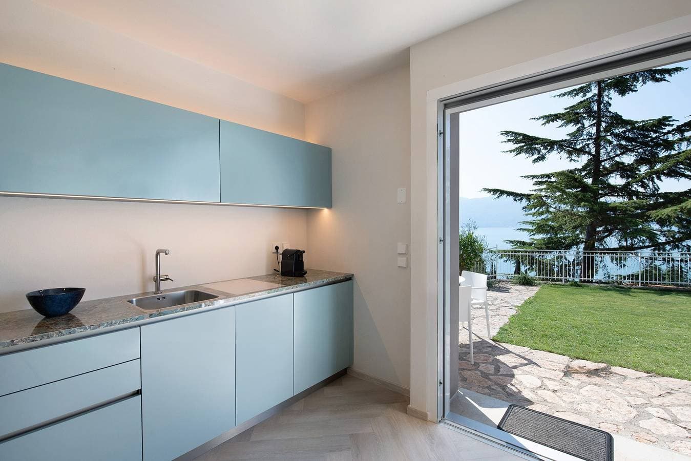 Foto 10 von 20: Haustierfreundliche Ferienwohnung Villa Gargnano mit Seeblick und Garten