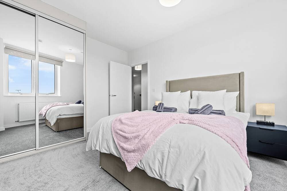 Foto 5 von 23: 2Br Modern Apartment | 12 Mins to Heathrow