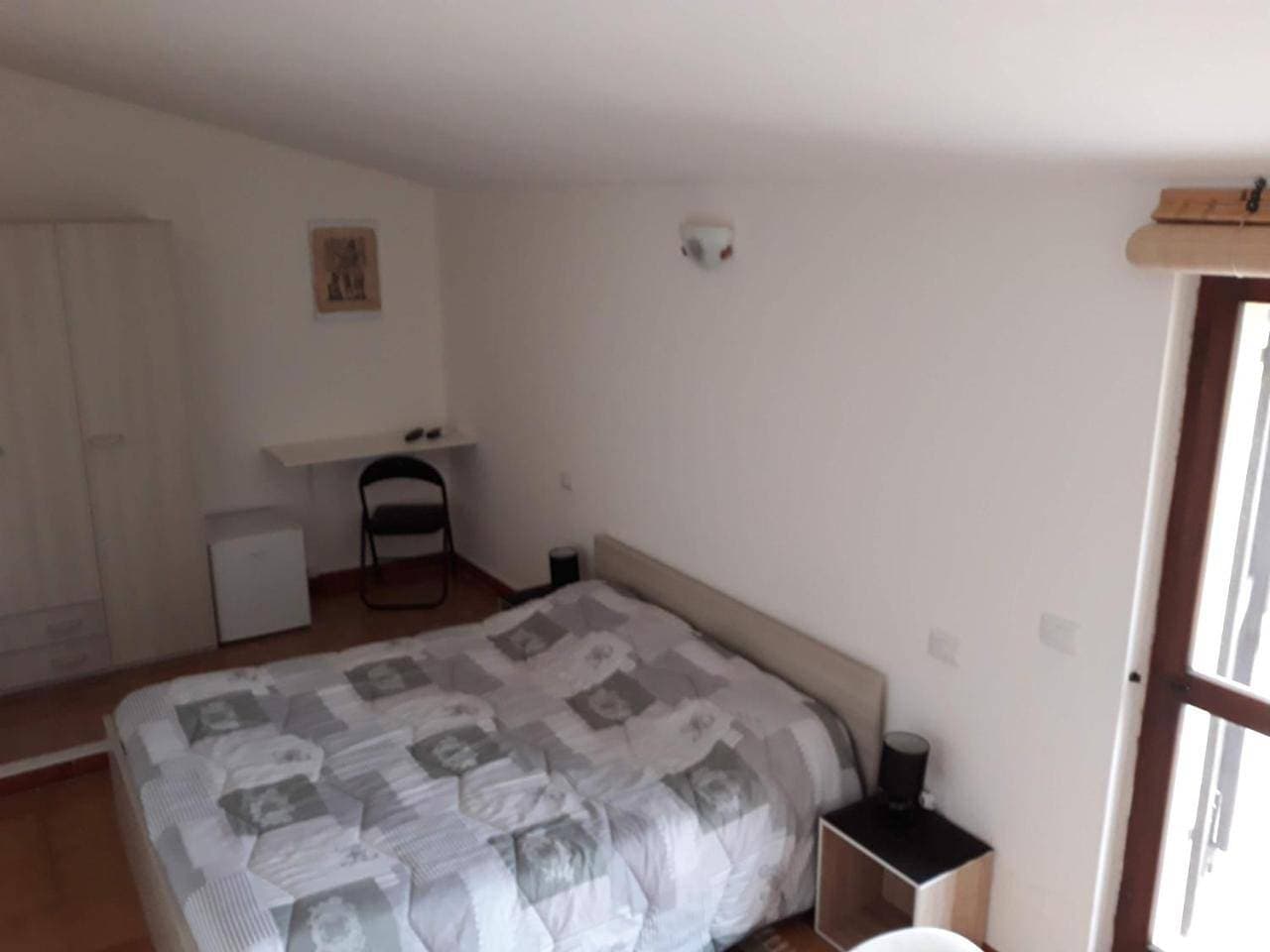Foto 8 von 9: Double Room with Private Bathroom
