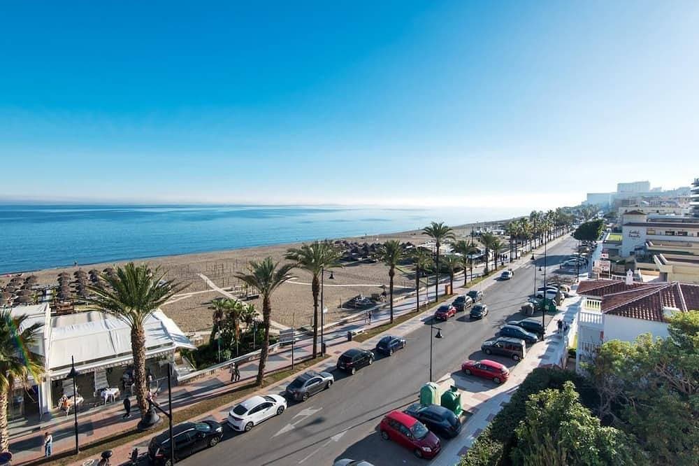 Magic of the ocean, Front Line Beach Apartment 1