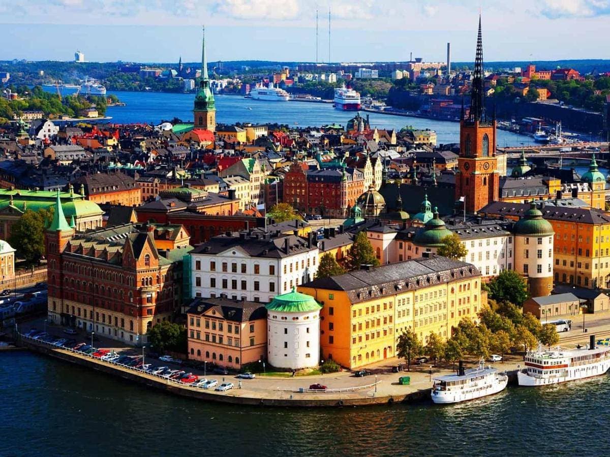 Apartment in S Stockholm w Balcony near Pendeltåg and Älvsjömässan - Sthlm Exhibition Center 1