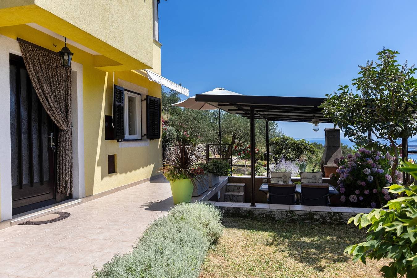 Foto 7 von 35: Ferienhaus für 6 Personen mit Terrasse