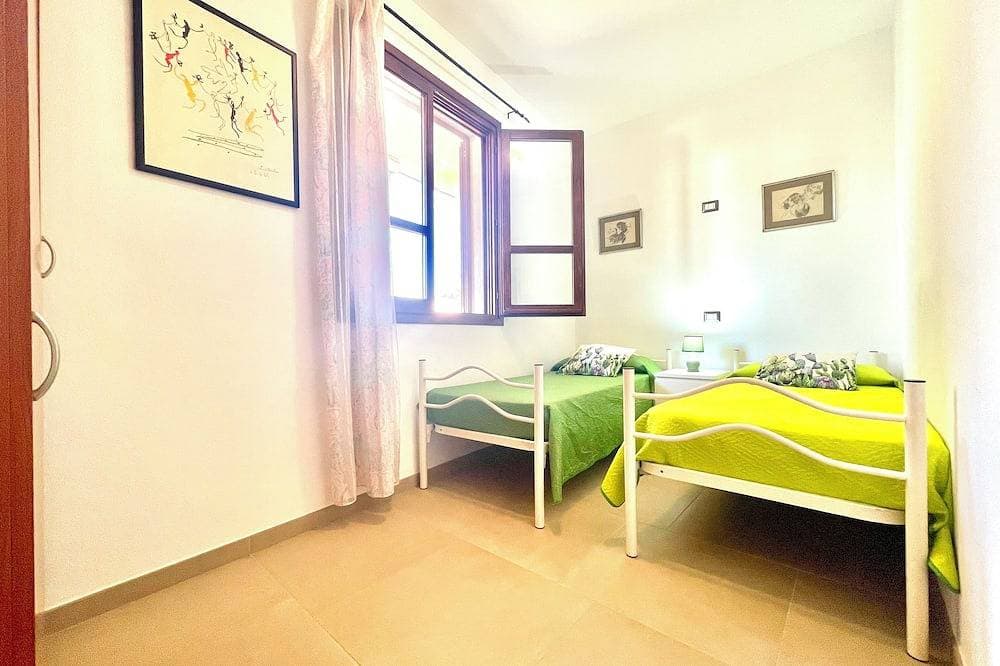 Foto 5 von 10: \" Beach House with Terrace \"