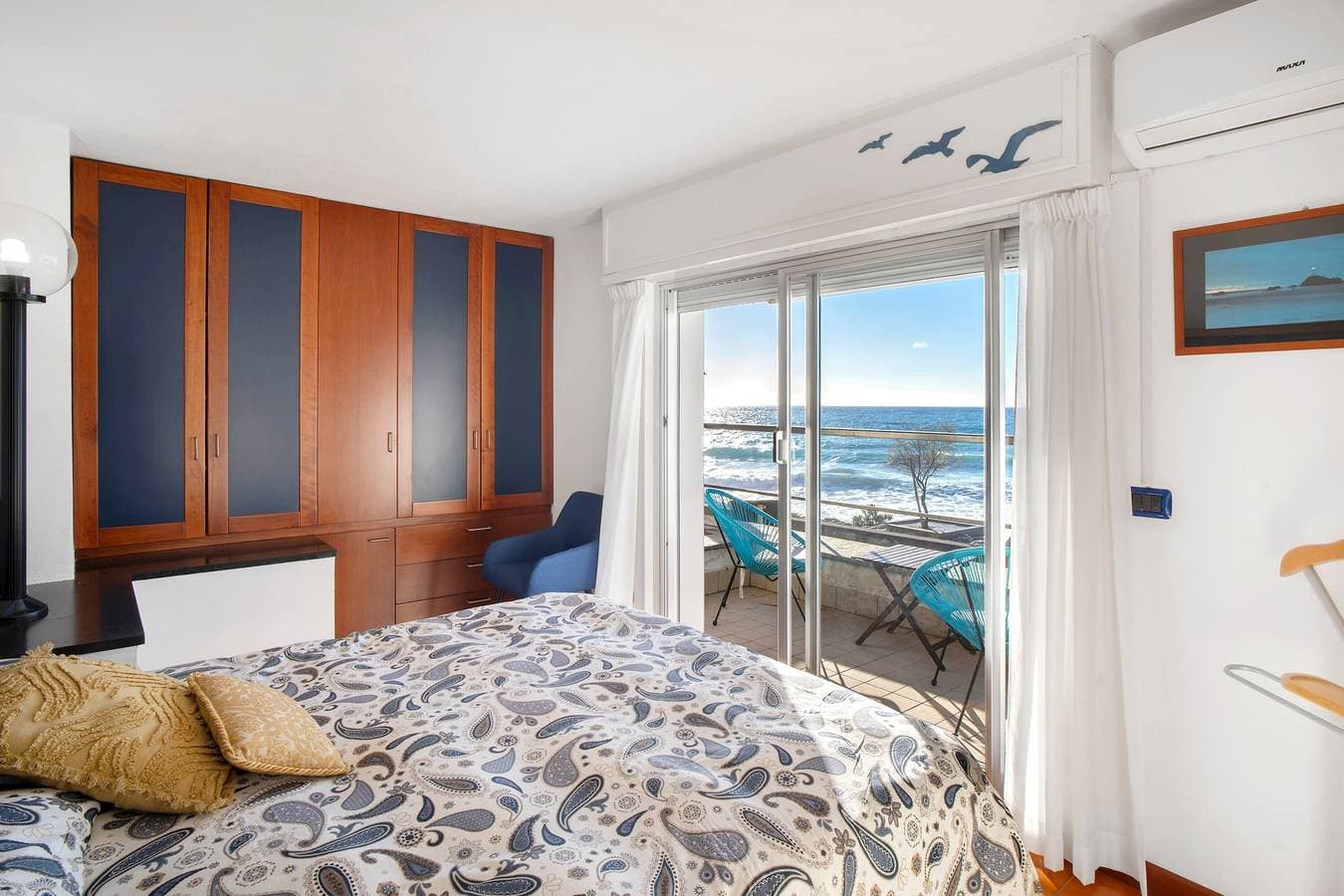 Foto 8 von 21: Ferienwohnung 'Cadorna Fronte Mare' mit Meerblick, Wi-Fi und Klimaanlage